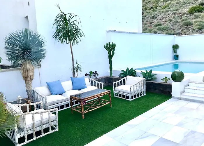 Villa Blanca Views & Pool